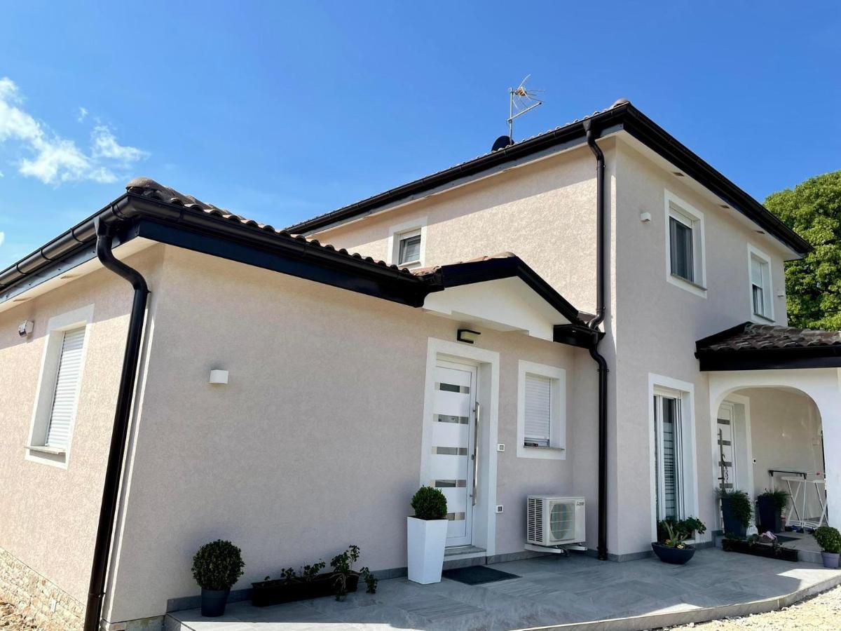 Villa Zonta Apartment Maremi With Private Jacuzzi Buje Zewnętrze zdjęcie